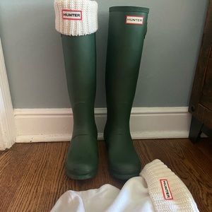 HUNTER rain boots with removable boot sock